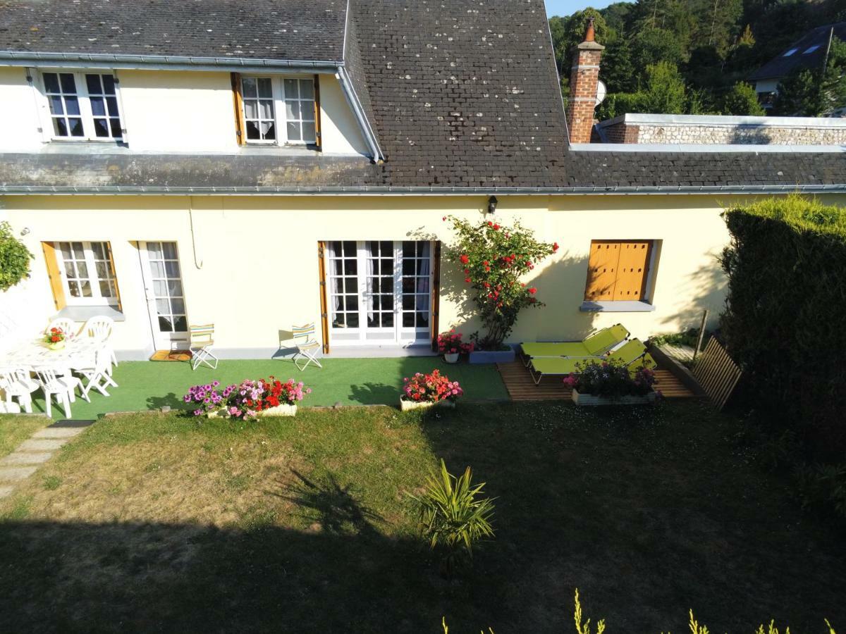 Au Calme A Etretat Villa Bagian luar foto